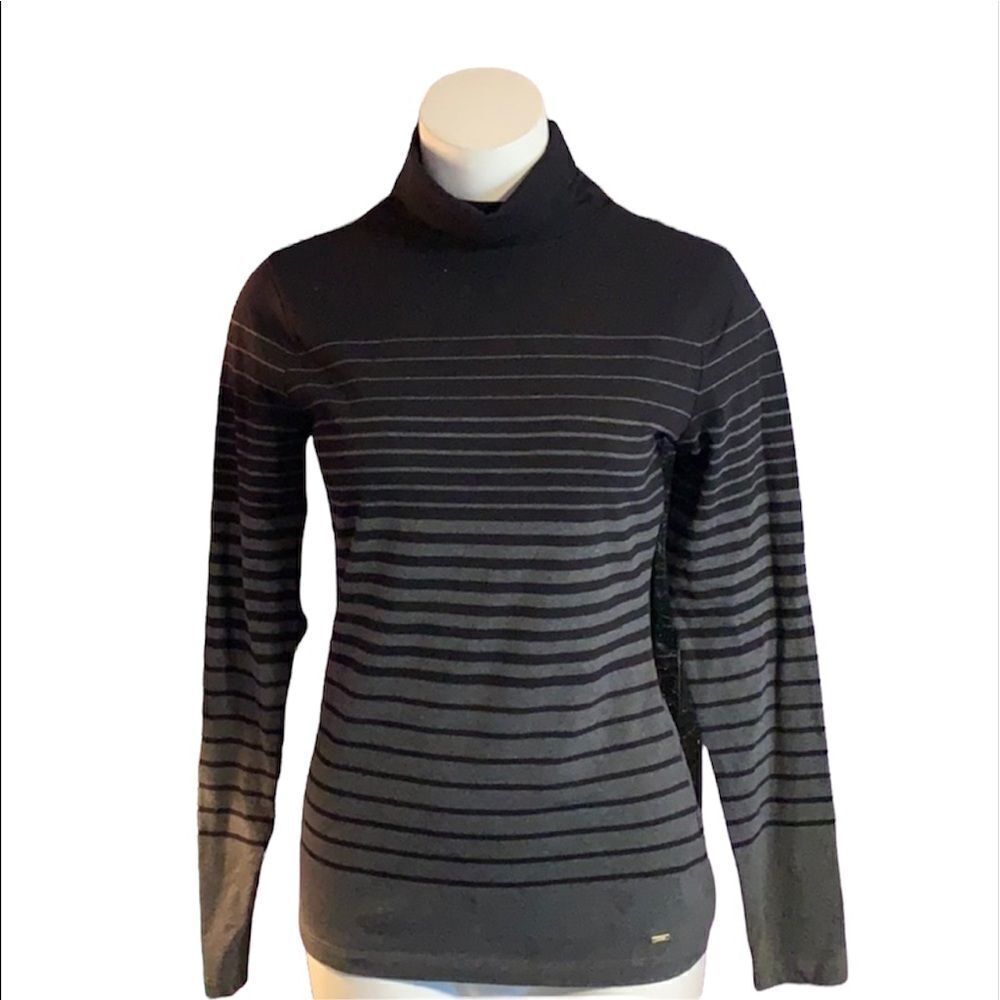 Tommy Hilfiger striped turtleneck sweater. Ombré stripes. Medium